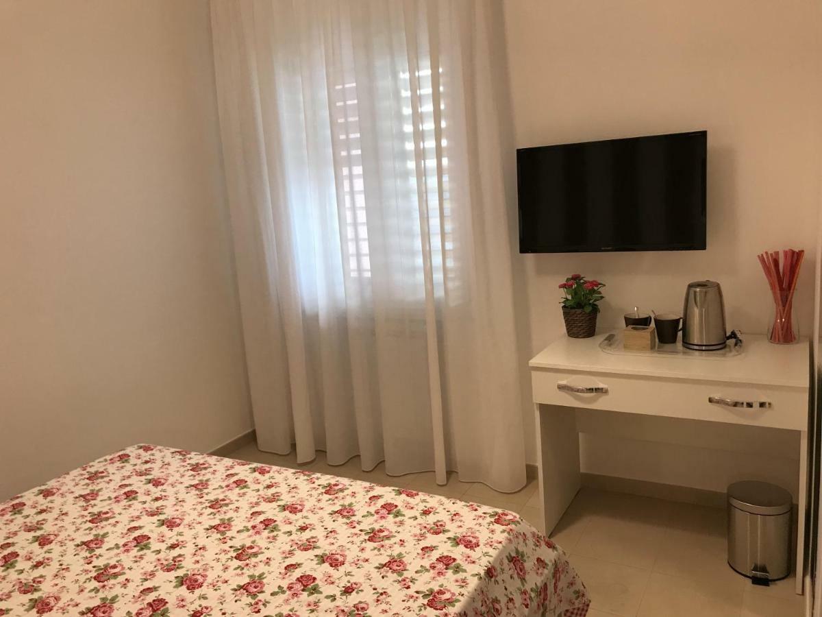 Casa Francy Stanza Privata Villa Вико Екуензе Екстериор снимка